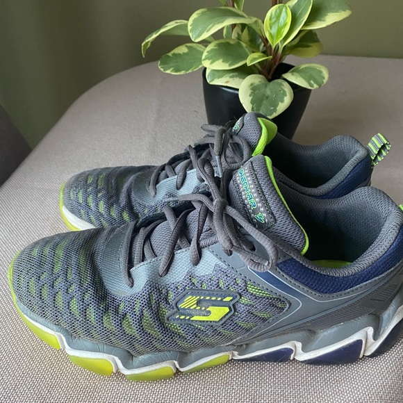 Skechers runners - Picture 3 of 6